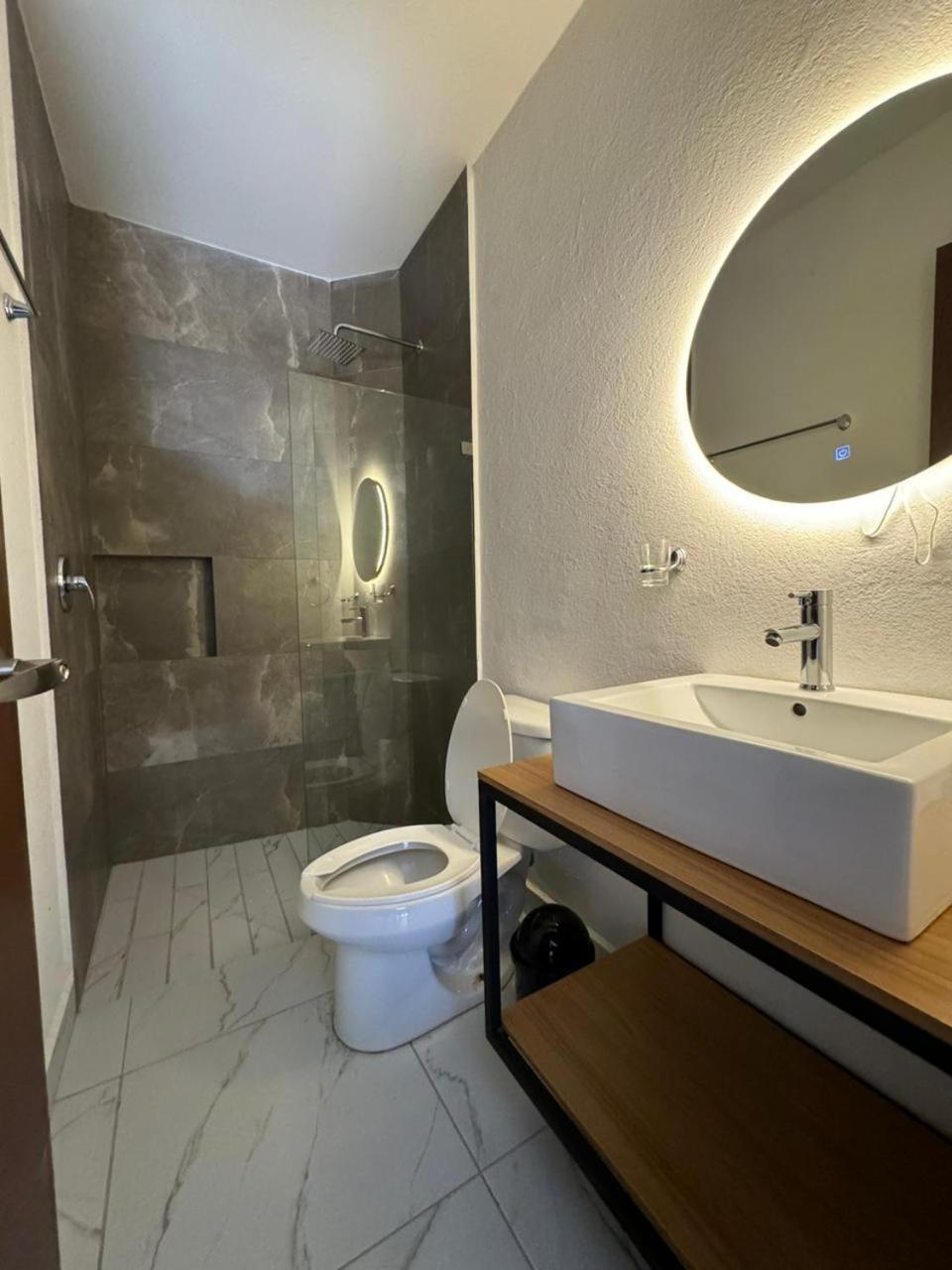 Vidrio Suites Col Americana Guadalajara Buitenkant foto
